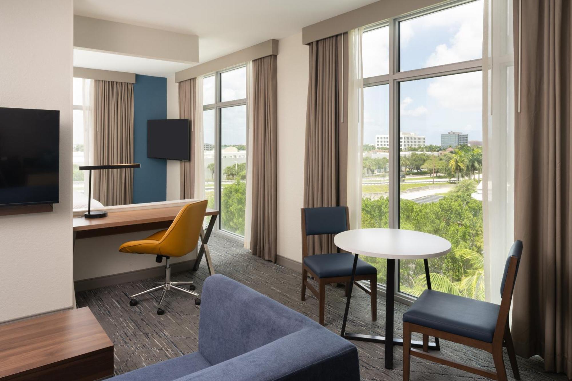 Holiday Inn Express Miami Airport-Blue Lagoon Area By Ihg Miami Springs Exteriér fotografie