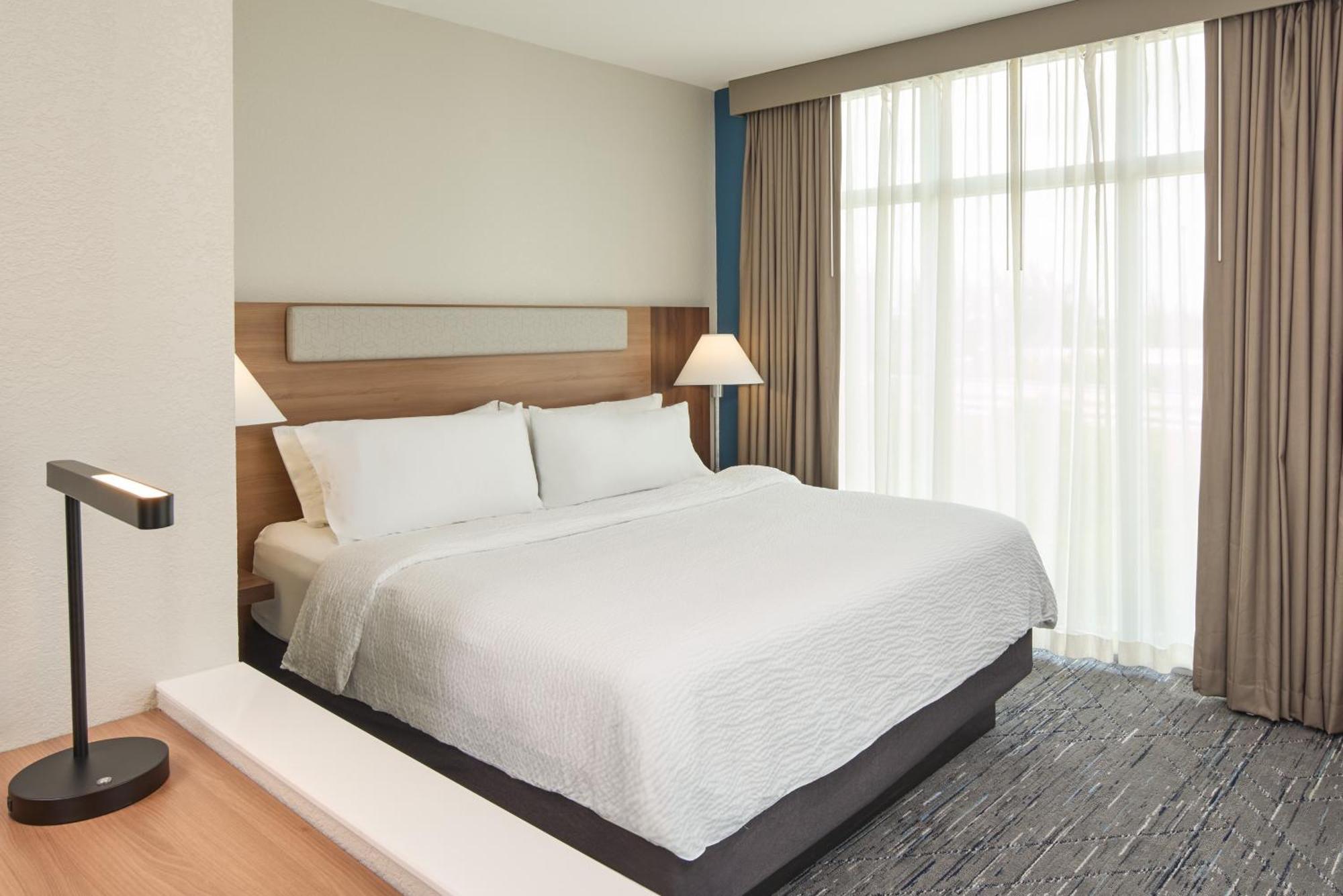 Holiday Inn Express Miami Airport-Blue Lagoon Area By Ihg Miami Springs Exteriér fotografie