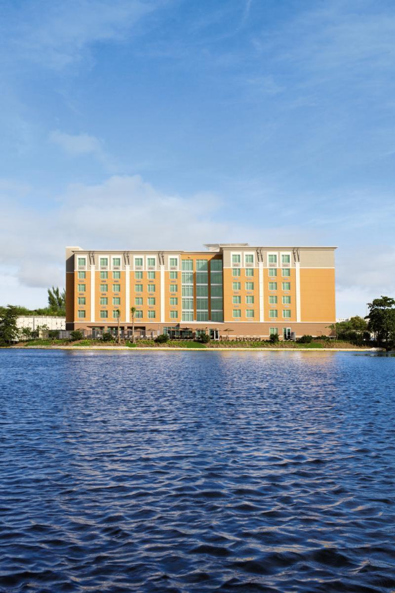 Holiday Inn Express Miami Airport-Blue Lagoon Area By Ihg Miami Springs Exteriér fotografie